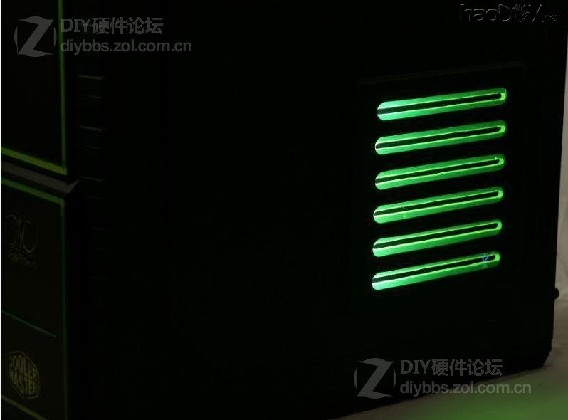 点击查看大图 荷兰的CM-HAF-XL电脑机箱改装改造