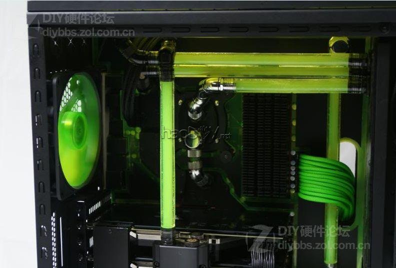 点击查看大图 荷兰的CM-HAF-XL电脑机箱改装改造