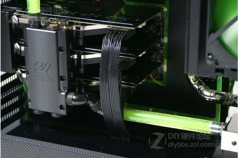 点击查看大图 荷兰的CM-HAF-XL电脑机箱改装改造
