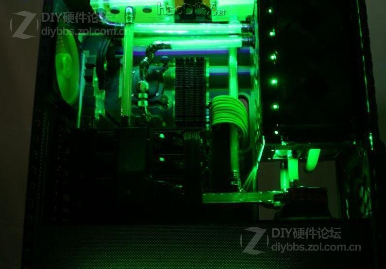 点击查看大图 荷兰的CM-HAF-XL电脑机箱改装改造