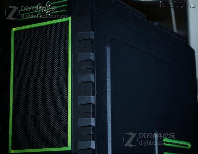 点击查看大图 荷兰的CM-HAF-XL电脑机箱改装改造