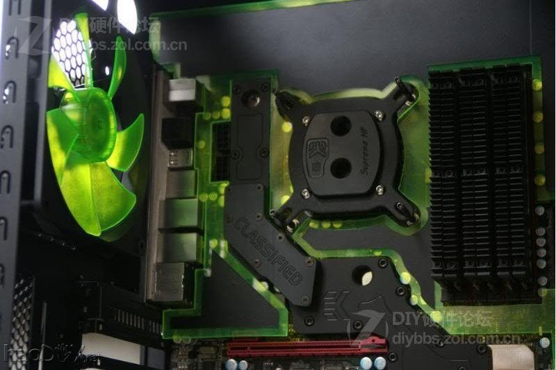 点击查看大图 荷兰的CM-HAF-XL电脑机箱改装改造