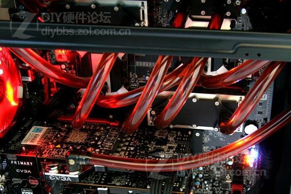 点击查看大图 红色堆垛机,强大的ATCs 840 STACKER电脑机箱MOD改造