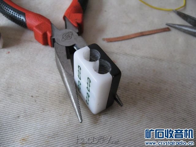 照片 051.jpg 还是用麻雀做的电池盒
