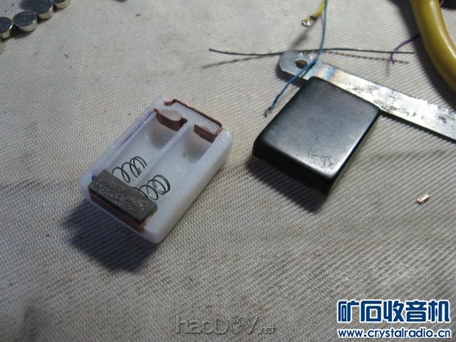 照片 053.jpg 还是用麻雀做的电池盒