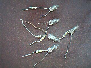 图片 004.jpg 最简单的电容放电器,电源指示器!