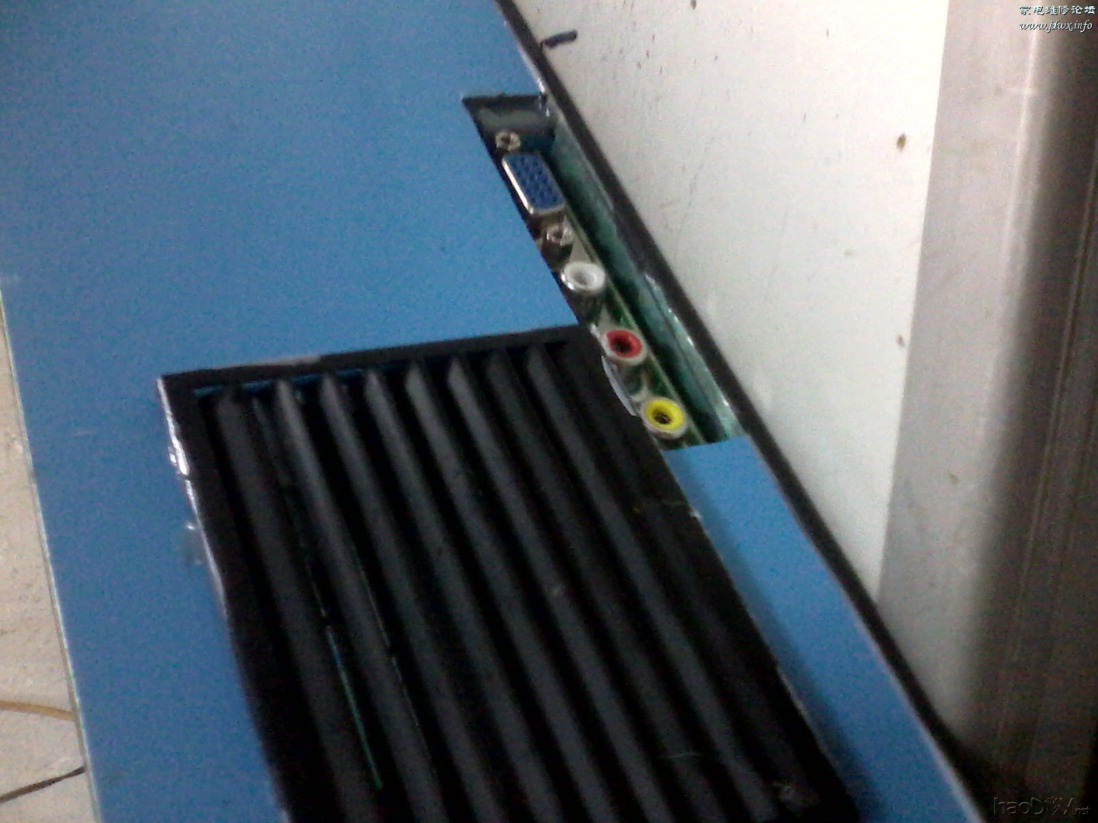 VGA和AV口 刚刚自己做了一个diy投影机,嘿嘿