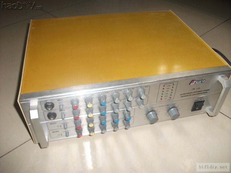 完工1.JPG 再次制作环氧树脂板机箱的LM4766BTL卡拉OK功放