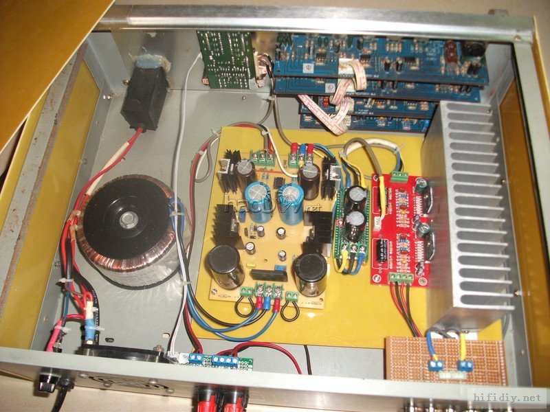 整机特写.JPG 再次制作环氧树脂板机箱的LM4766BTL卡拉OK功放