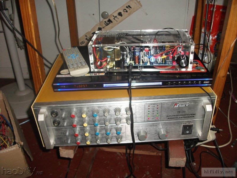 试听中2.JPG 再次制作环氧树脂板机箱的LM4766BTL卡拉OK功放