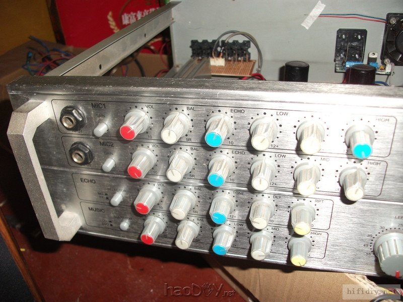 机箱前面板特写.JPG 再次制作环氧树脂板机箱的LM4766BTL卡拉OK功放