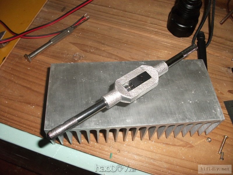 打空中2.JPG 再次制作环氧树脂板机箱的LM4766BTL卡拉OK功放