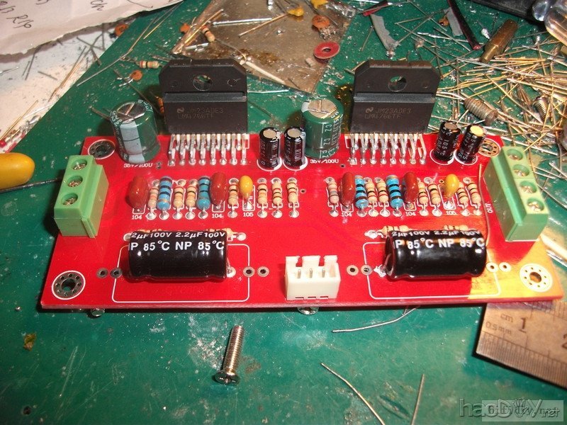 焊接好的双IC功放板1.JPG 再次制作环氧树脂板机箱的LM4766BTL卡拉OK功放