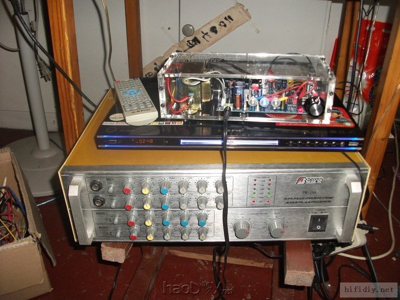 试听中1.JPG 再次制作环氧树脂板机箱的LM4766BTL卡拉OK功放