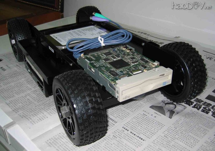 手工打造的悍马电脑机箱