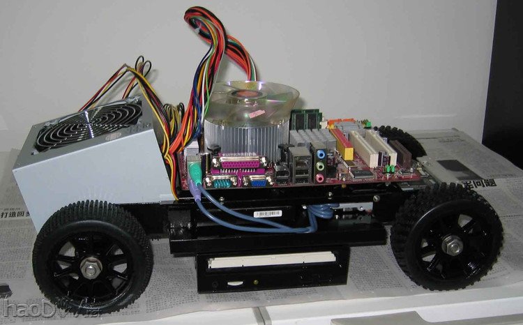 手工打造的悍马电脑机箱