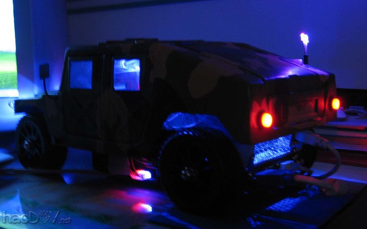 手工打造的悍马电脑机箱