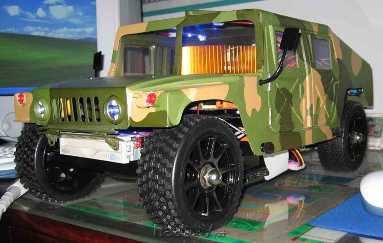 手工打造的悍马电脑机箱