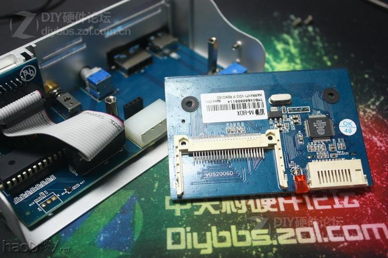 点击查看大图 电脑多功能面板。。然后无聊。。果断拆了。。发现有好货