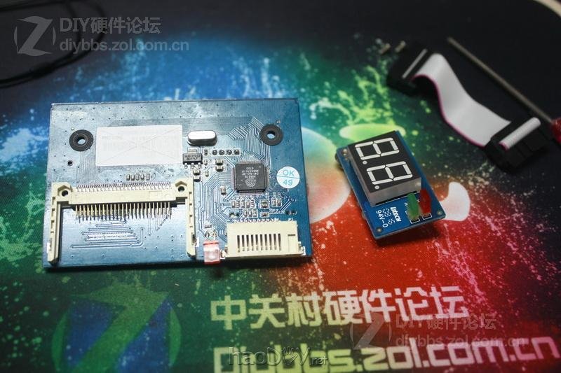 点击查看大图 电脑多功能面板。。然后无聊。。果断拆了。。发现有好货