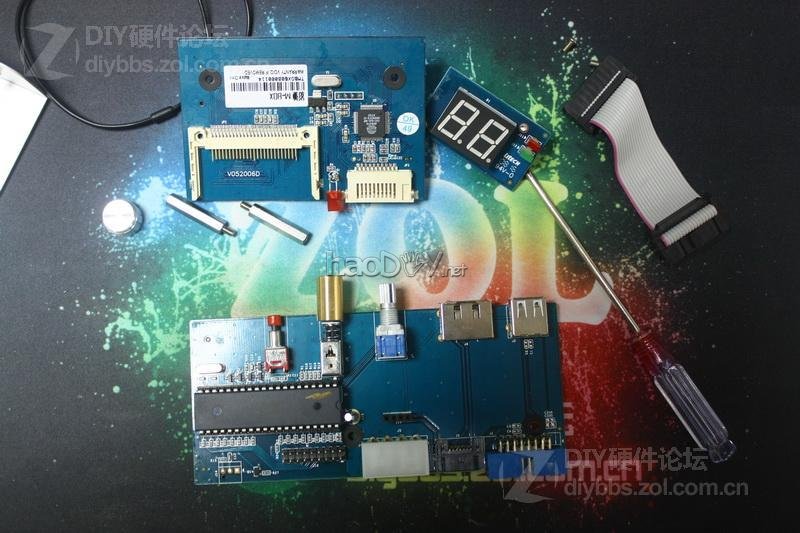 点击查看大图 电脑多功能面板。。然后无聊。。果断拆了。。发现有好货