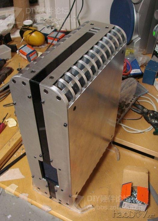 点击查看大图 NIU人的HTPC机箱改造