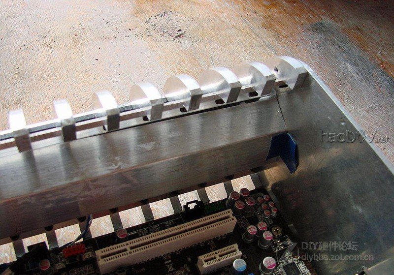 点击查看大图 NIU人的HTPC机箱改造