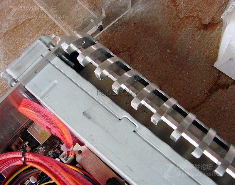 点击查看大图 NIU人的HTPC机箱改造