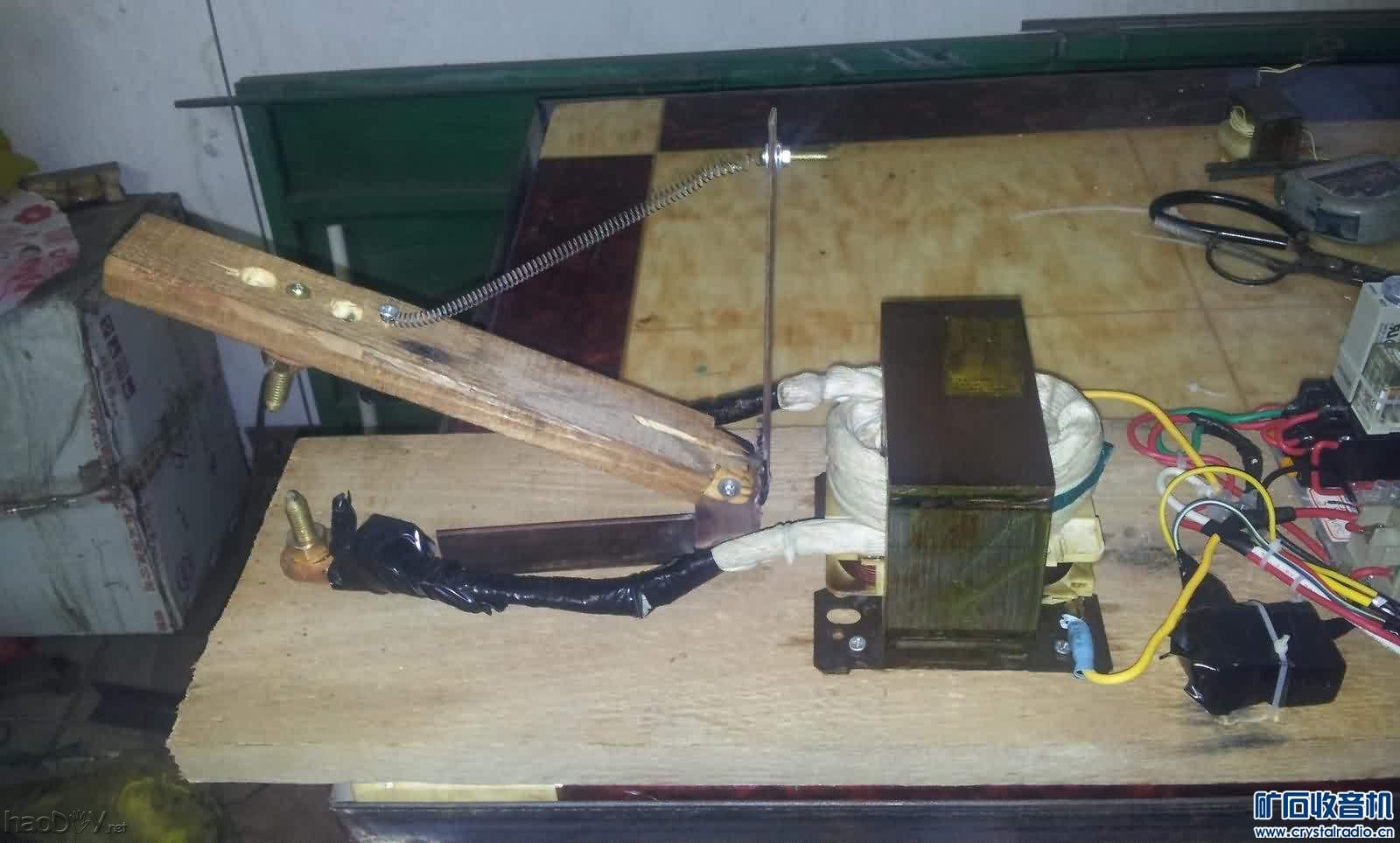 20120720_190111.jpg 用黄铜估摸的点焊机