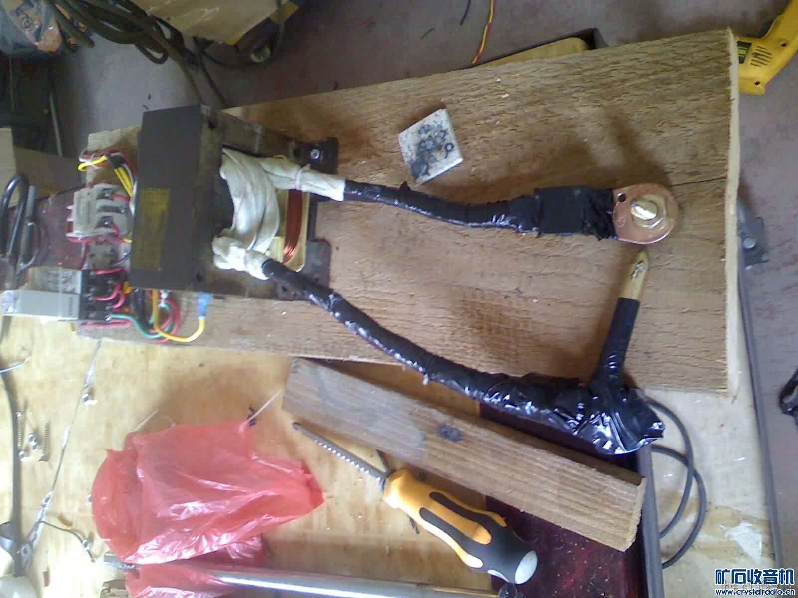 IMG0720095101.jpg 用黄铜估摸的点焊机