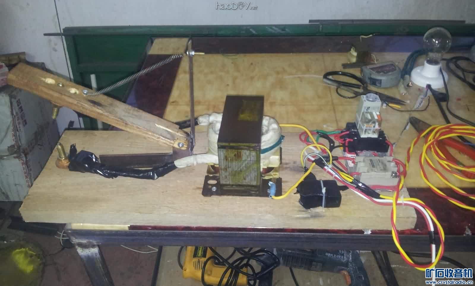 20120720_190002.jpg 用黄铜估摸的点焊机