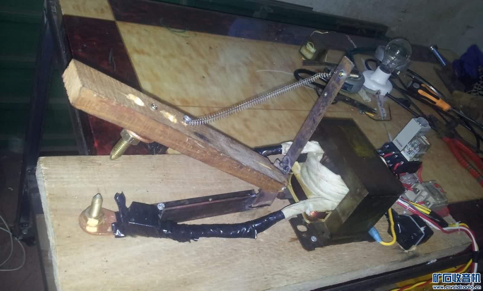 20120720_190045.jpg 用黄铜估摸的点焊机