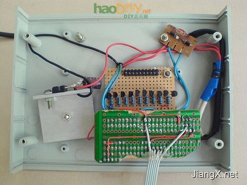 单片机LED点阵流水灯的制作 附视频