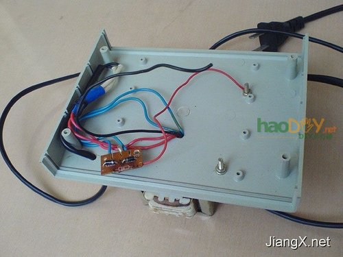 单片机LED点阵流水灯的制作 附视频