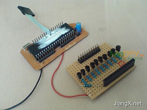 单片机LED点阵流水灯的制作 附视频