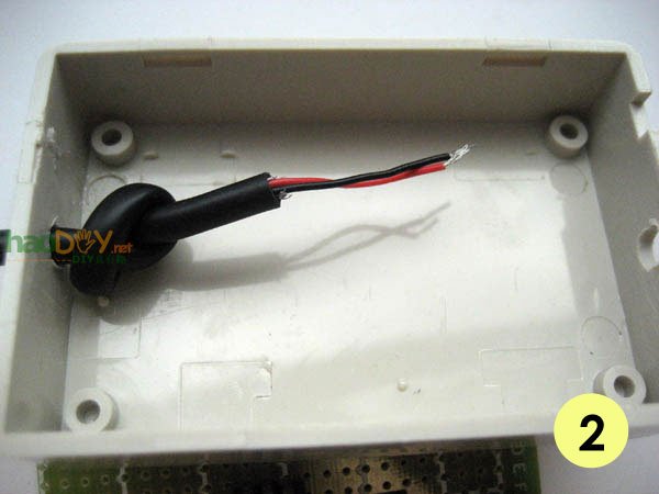 用普通电池给手机充电