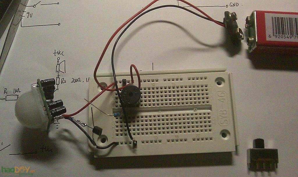 2012-05-17_03 自制简易人体红外感应家用报警器