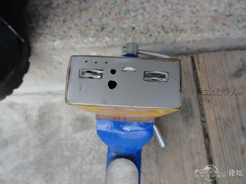 点击查看原图 长风的超个性化移动电源组装实例