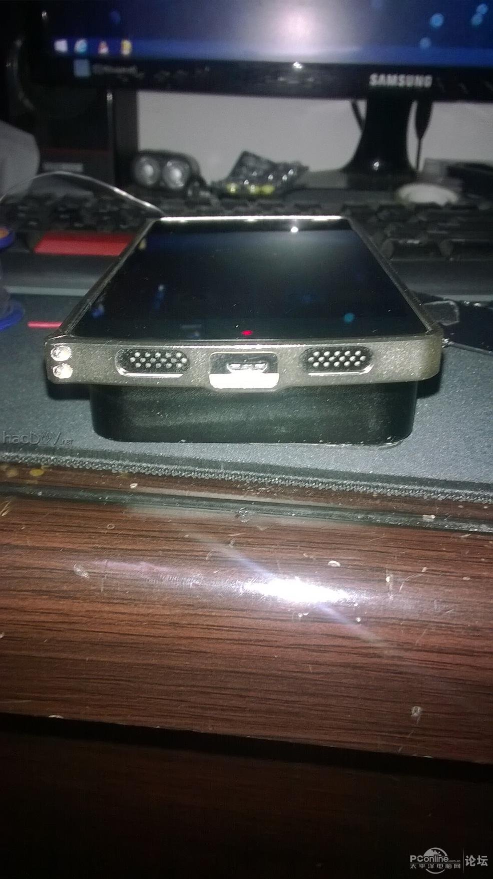 点击查看原图 移动电源加装无线充电功能