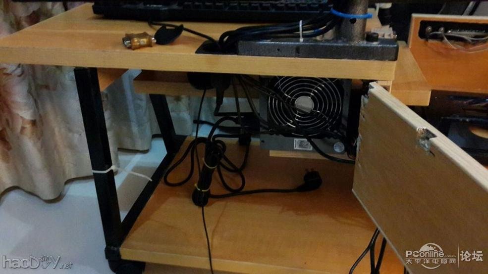 点击查看原图 DIY一体式小电脑桌~~☆~~!
