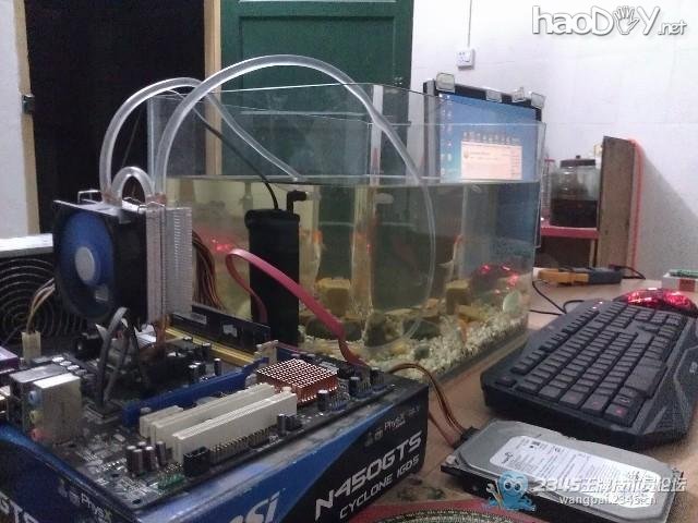 点击查看原图 废物利用,1元改造鱼缸水冷散热系统