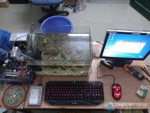 点击查看原图 废物利用,1元改造鱼缸水冷散热系统