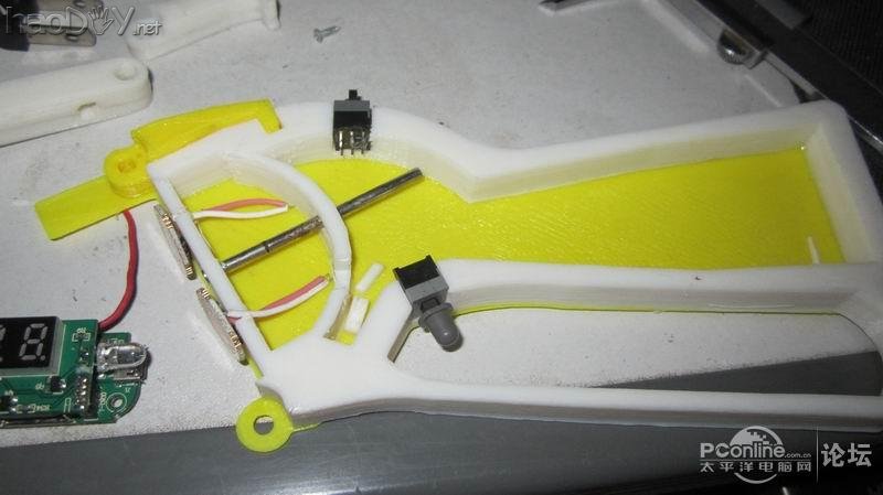 点击查看原图 3D打印 一把左轮XX移动充电宝器电源