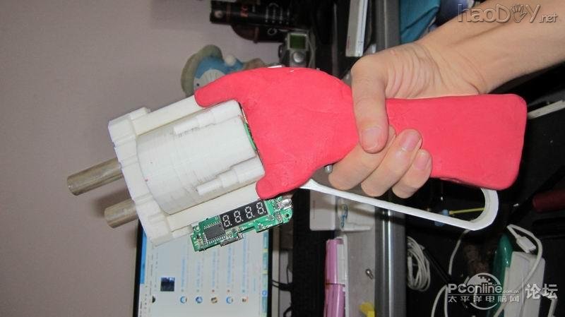 点击查看原图 3D打印 一把左轮XX移动充电宝器电源