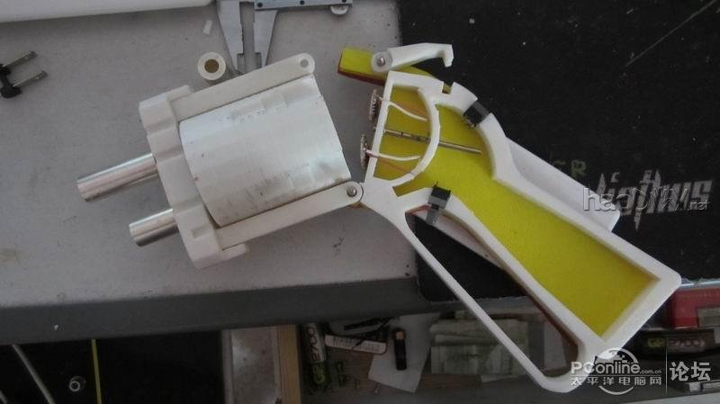 点击查看原图 3D打印 一把左轮XX移动充电宝器电源