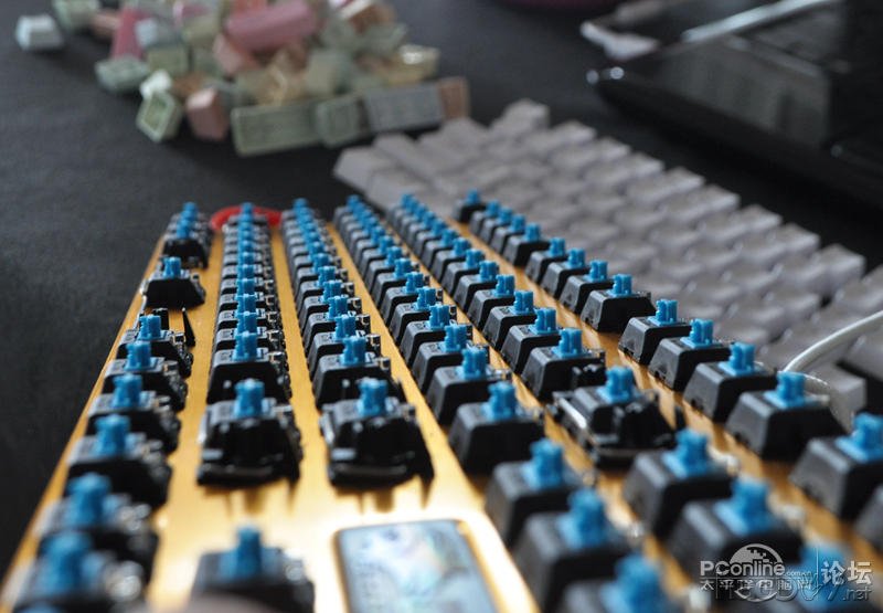 点击查看原图 我也来DIY动动手。。给键盘换个彩虹键帽