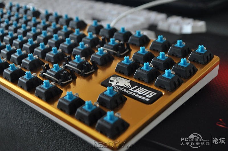 点击查看原图 我也来DIY动动手。。给键盘换个彩虹键帽