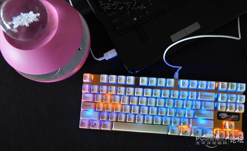 点击查看原图 我也来DIY动动手。。给键盘换个彩虹键帽