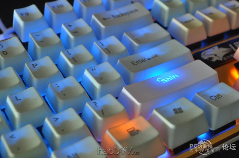 点击查看原图 我也来DIY动动手。。给键盘换个彩虹键帽