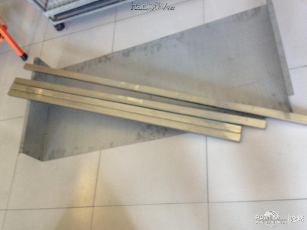 点击查看原图 制作一体化电脑桌电脑